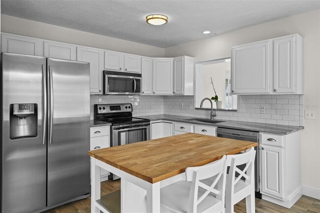 Building Photo - 281 38th Ave NE
