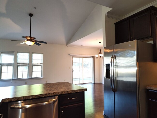 Foto del edificio - Pristine Condo Located in The Riviera II C...