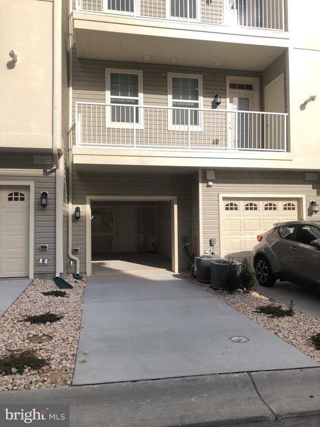 Building Photo - 7081 Banbury Dr