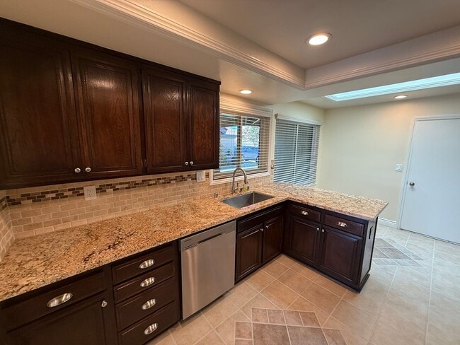 Building Photo - Beautiful Capri Home in Leisure Village