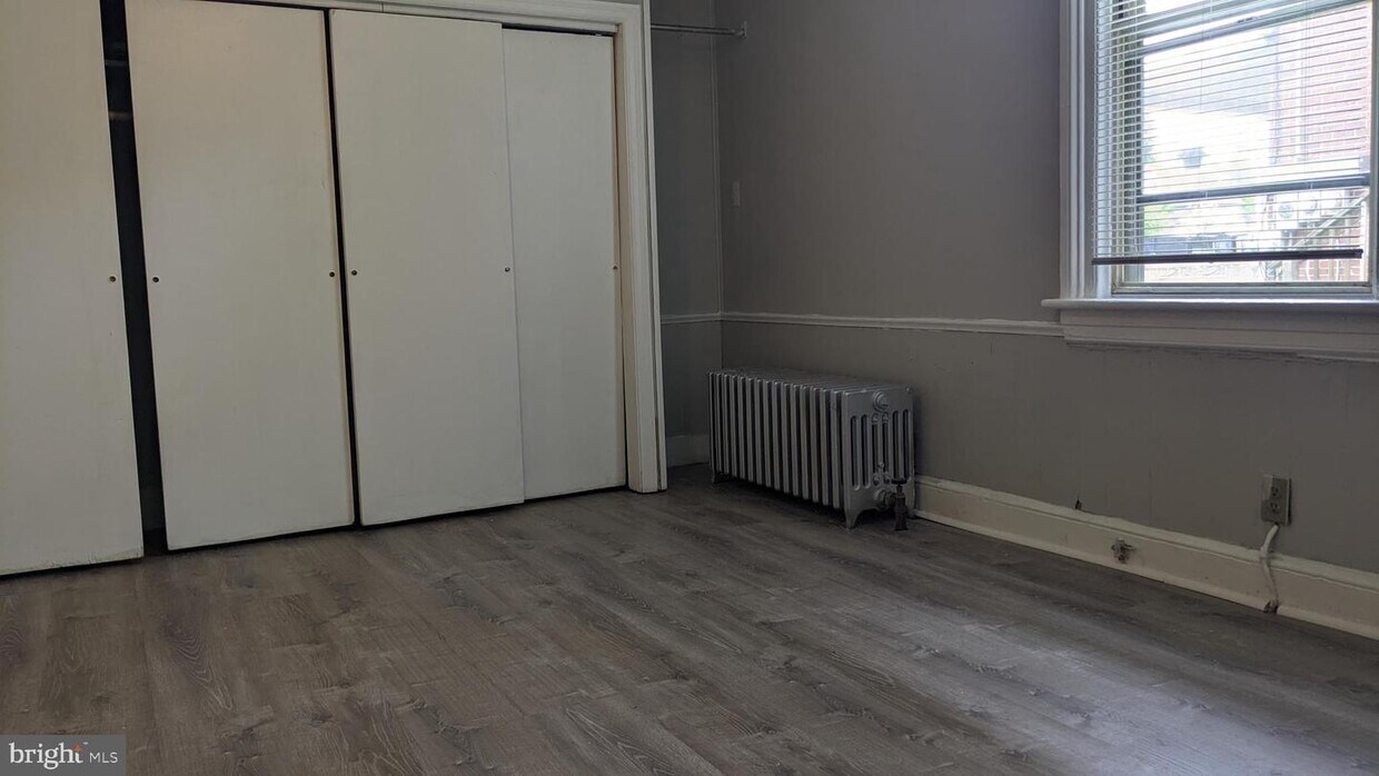 Primary Photo - 25 E Camden Ave