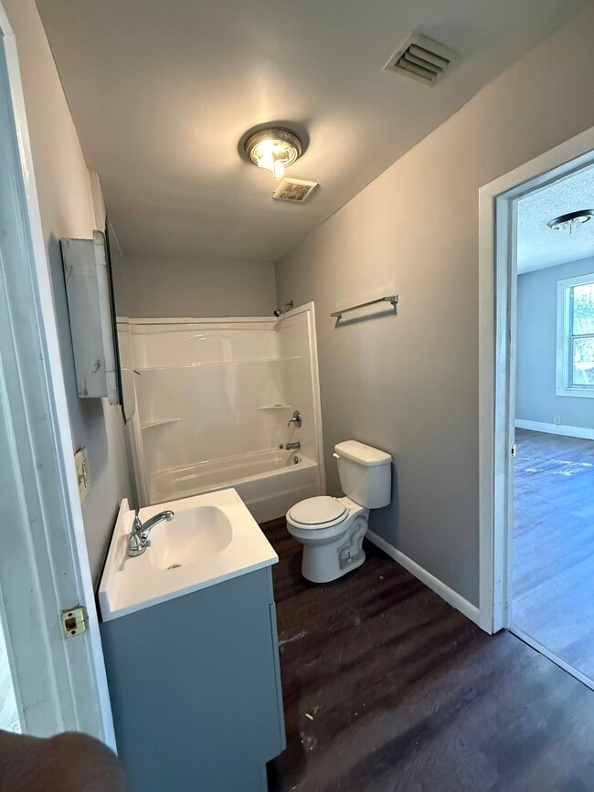 Building Photo - 1161 McRae Ave