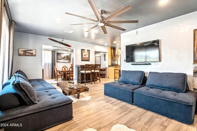 Foto del edificio - 3402 N 26th Pl