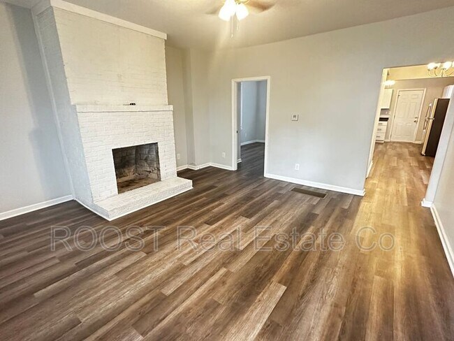 Building Photo - 783 E 3rd Ave