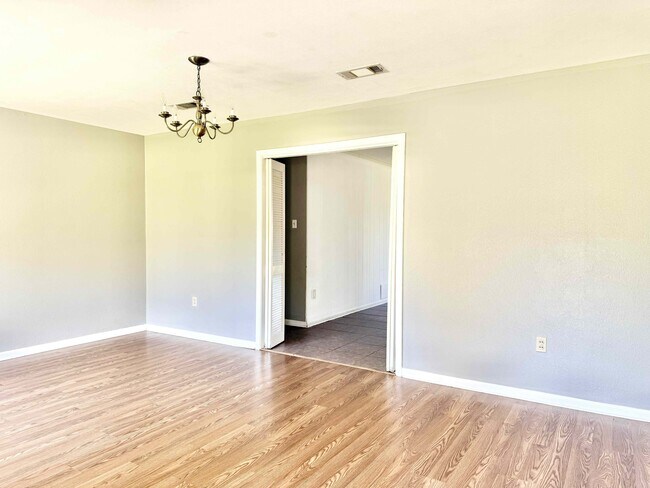 Foto del edificio - 10389 Browning Dr