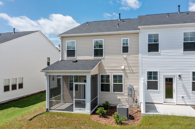 Photo - 5715 Woodlawn Dr Townhome