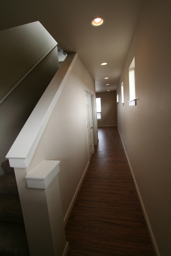 Building Photo - Gooch Hill 1