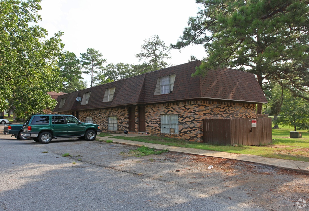 800 Dakota Rd, Thorsby, AL 35171 Apartments in Thorsby, AL