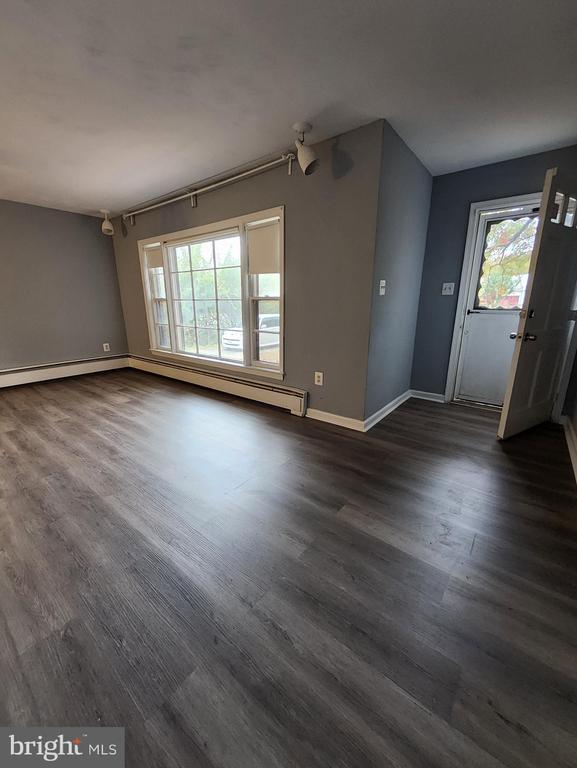 Foto del edificio - 13723 Dumfries Rd