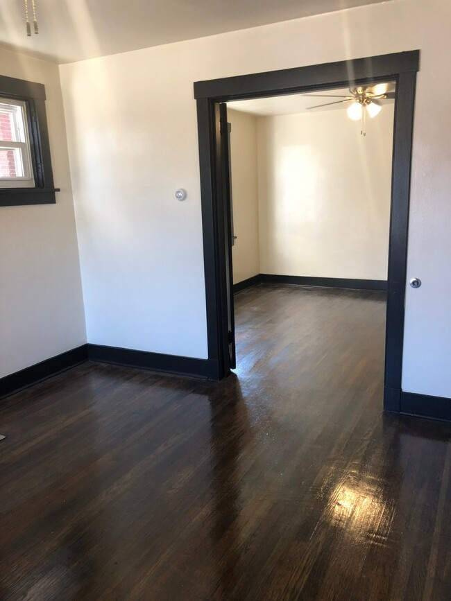 Building Photo - 427 Hays