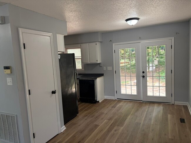 Building Photo - 839 Barringer Dr
