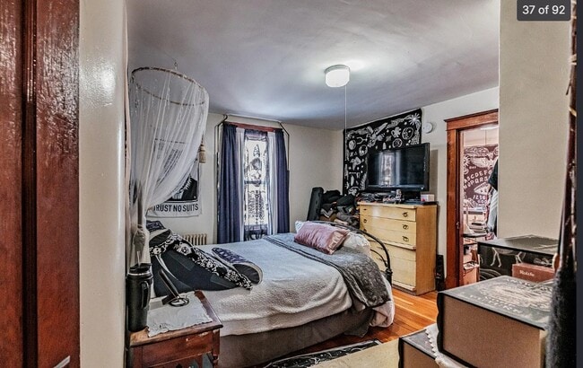 Bedroom 1 - 163 Bridge St