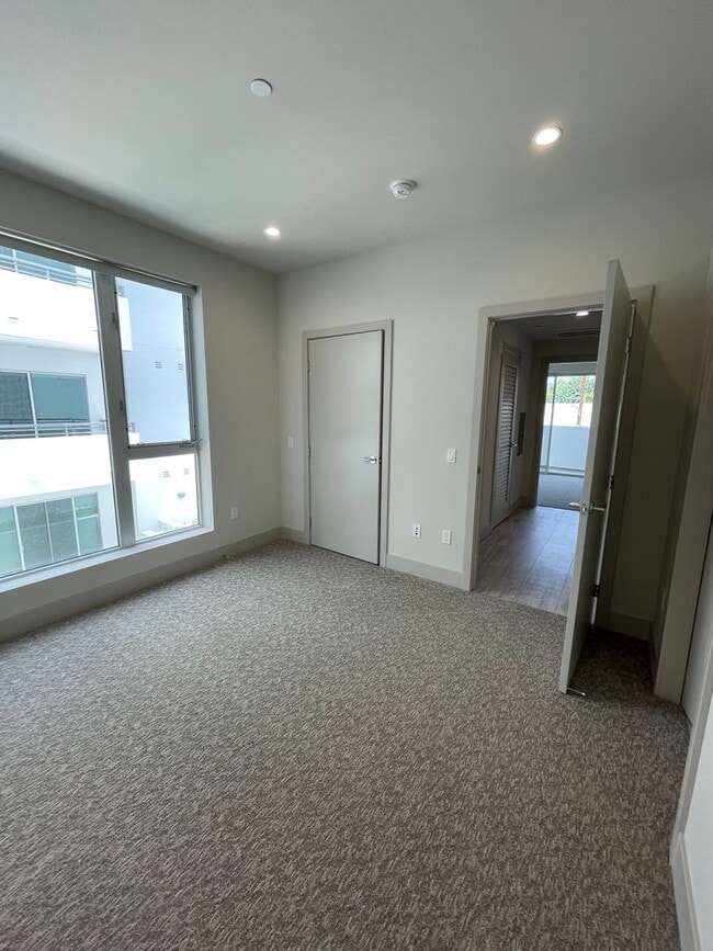 Interior Photo - La Vida Melrose