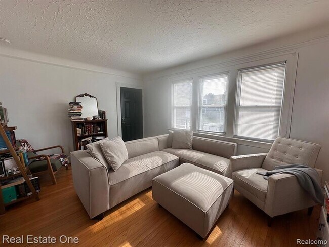 Foto del edificio - 122 W Houstonia Ave