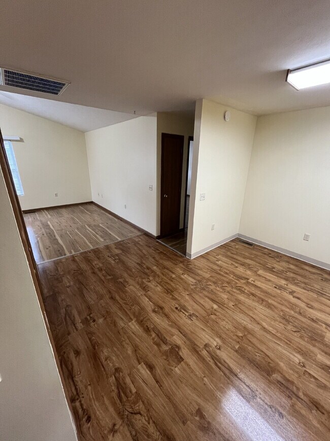 Foto del edificio - 1352 Campbell Rd