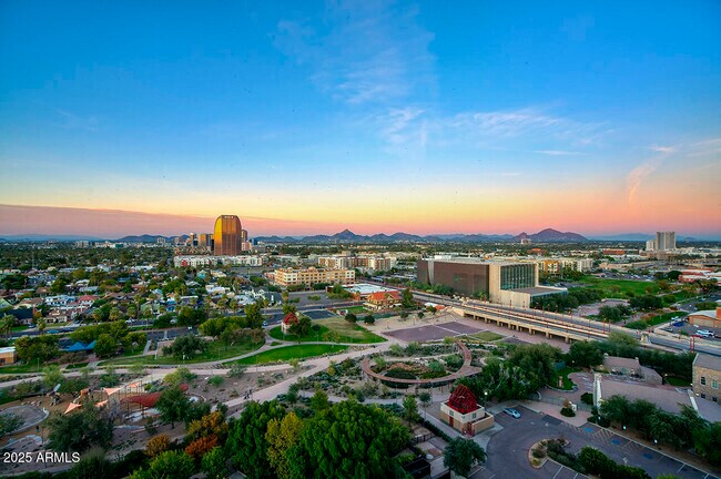 Foto del edificio - 200 W Portland St