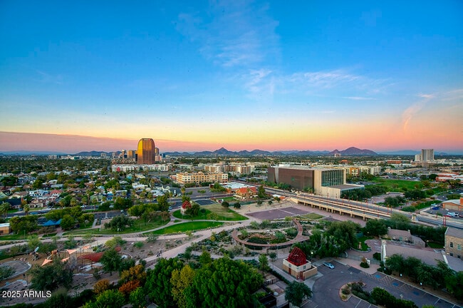 Building Photo - 200 W Portland St