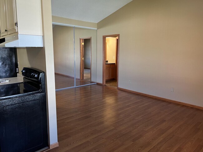 Building Photo - 818 Old Settlers Trail