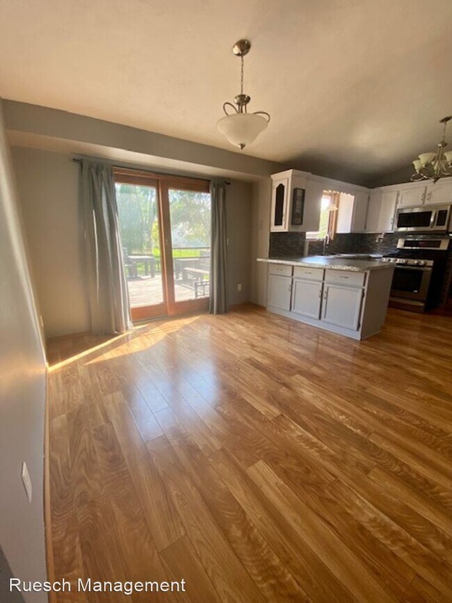 Building Photo - 3 br, 1.5 bath House - 2490 Garden Park Te...