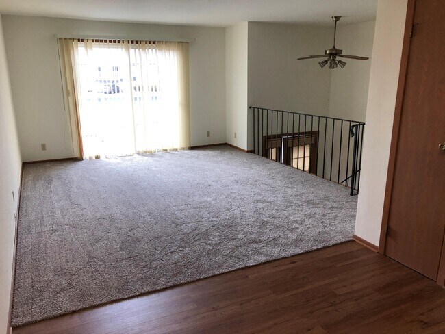 Building Photo - 10204 Parkedge Cir