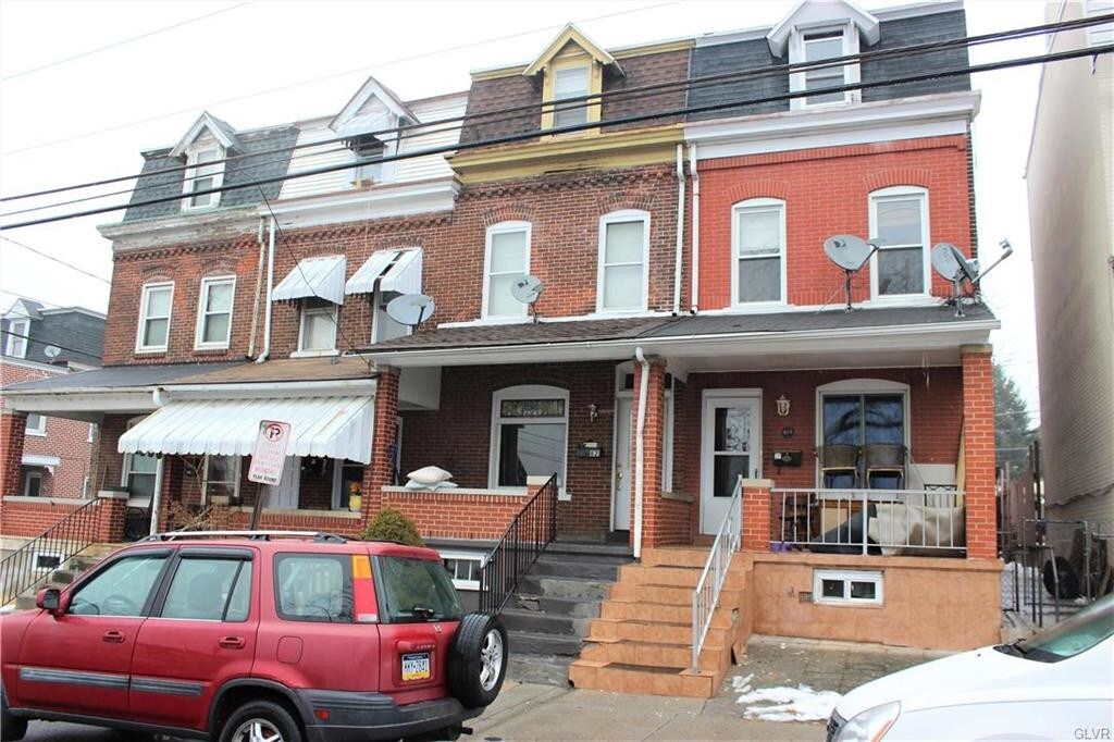 Primary Photo - 821 N New St