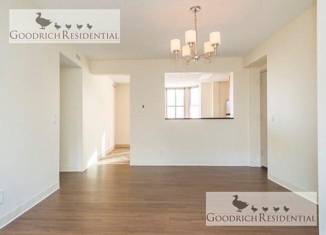 Building Photo - 3Bedroom at 98 Dartmouth St