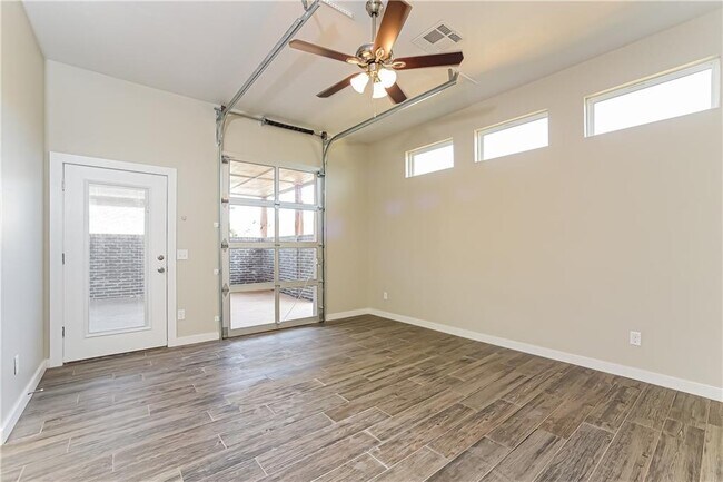 Building Photo - 11341 Paradise Out Ln