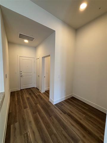 Building Photo - 300 N McDonald St