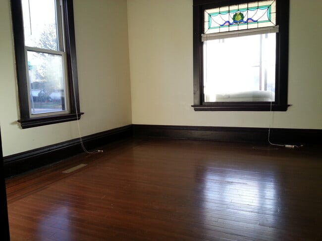 Building Photo - 1824 NE Taylor St