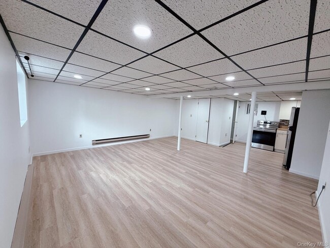 Building Photo - 12 Bruce Dr