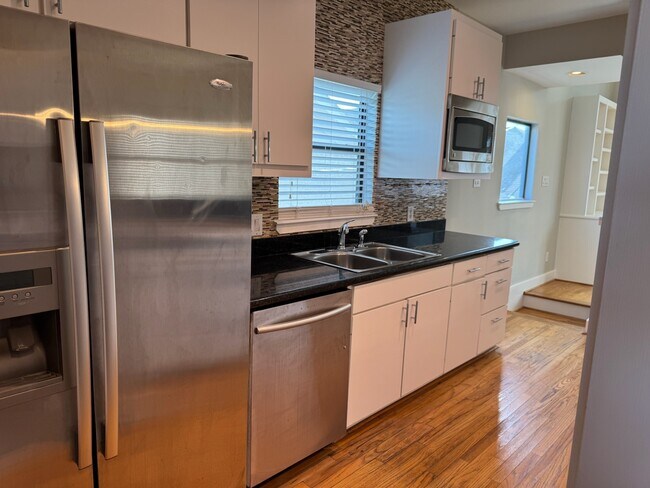 Foto del edificio - 9716 Linkmeadow Ln