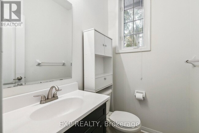 Building Photo - 2406 Baintree Crescent