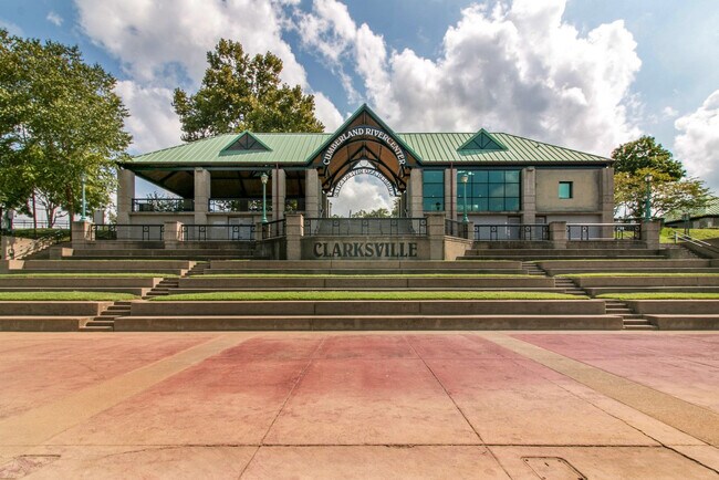 Foto del edificio - 1365 Isaiah Dr