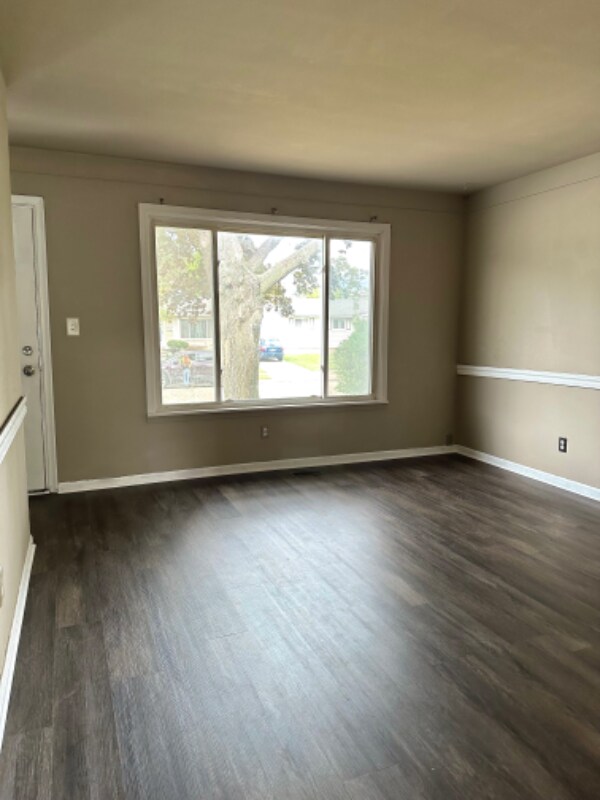 14940 Chesterfield Ave, Warren, MI 48089 House Rental in Warren, MI