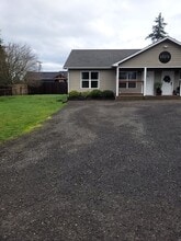 Building Photo - 1218 W Spruce St