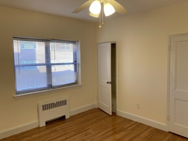 Foto del edificio - 114 Longwood Ave