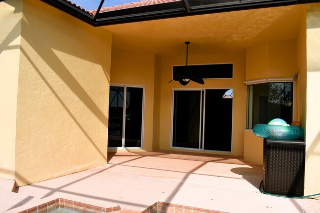 Foto del edificio - 895 SW Grand Reserves Boulevard