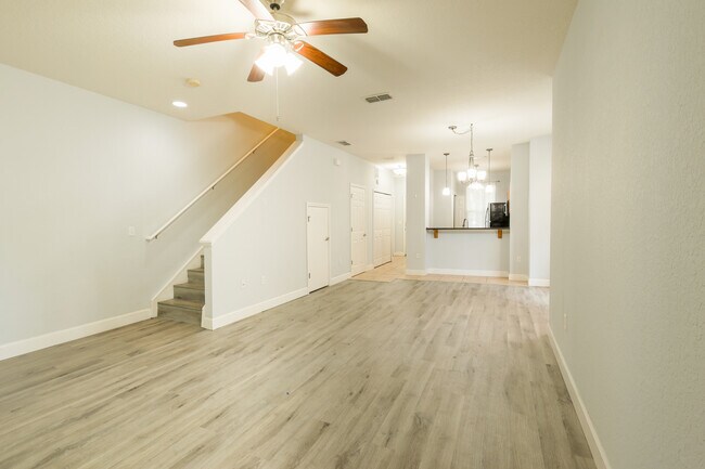 Building Photo - 2508 SW 35th Pl