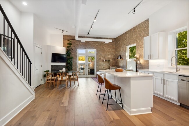 Foto del edificio - 1243 N Wolcott Ave
