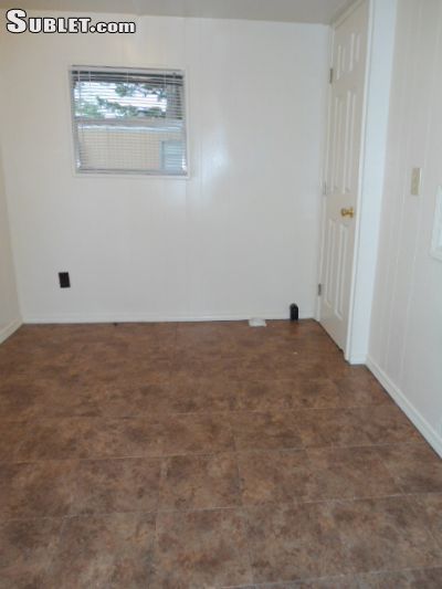 Building Photo - 722 Highland Dr