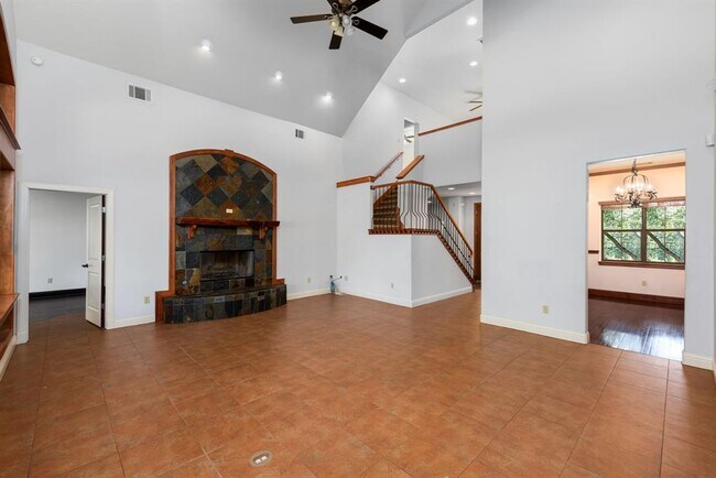 Foto del edificio - 1018 Canyon View Rd