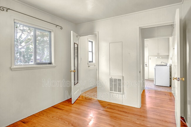 Building Photo - 235 Grove Acre Ave