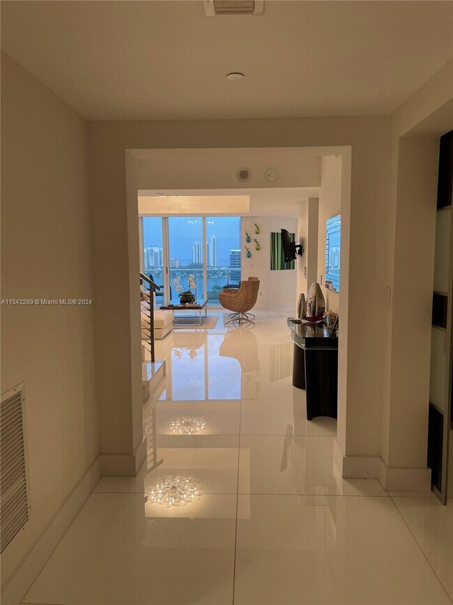 Foto del edificio - 3301 NE 183rd St