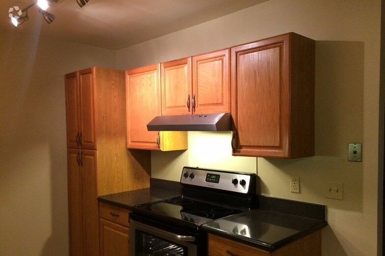 Kitchen - 1475 Marchbanks Dr