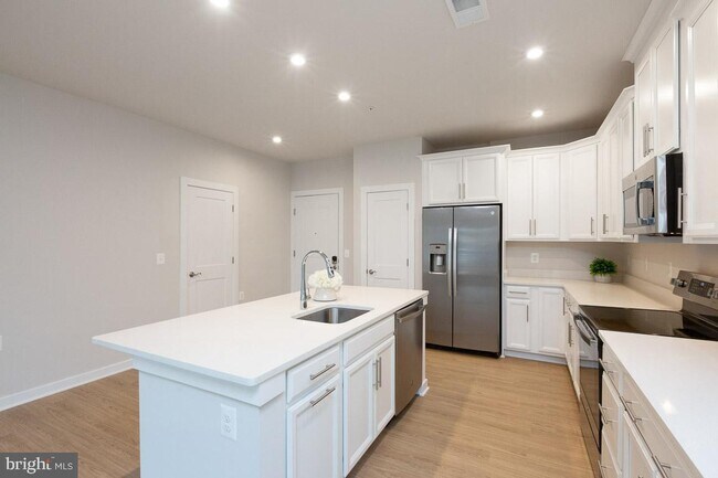 Building Photo - 1669 Bandit Loop