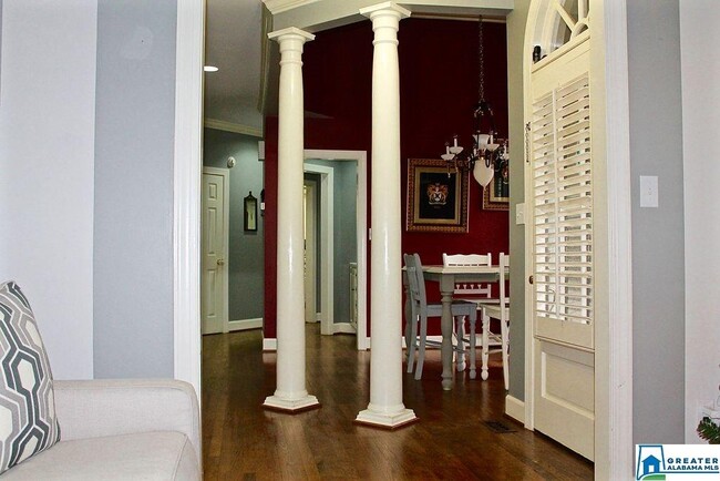Foto del edificio - 1033 Lake Point Ln