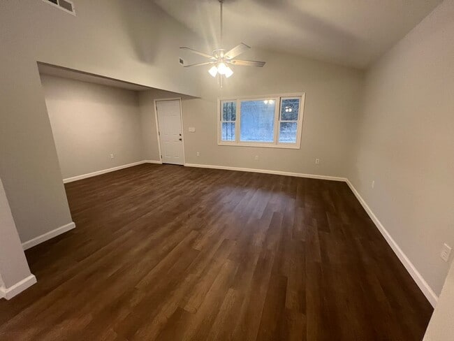 Building Photo - Newly Remodeled Home for Rent!