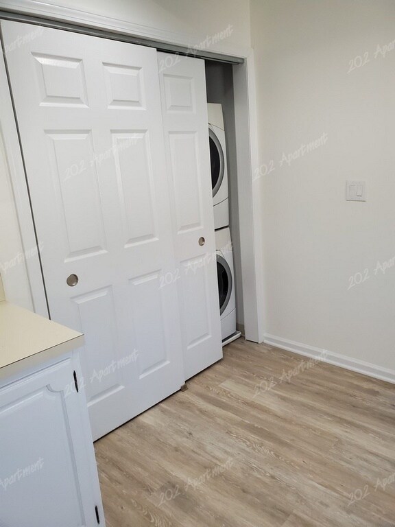 In Unit Washer Dryer - 9 Pulaski St