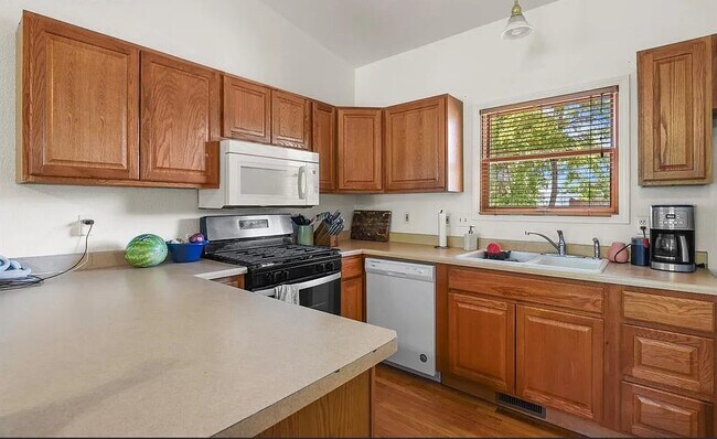 Foto del edificio - 2824 N Cascade Ave