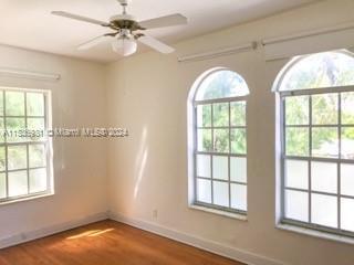 Building Photo - 706 W 51st St